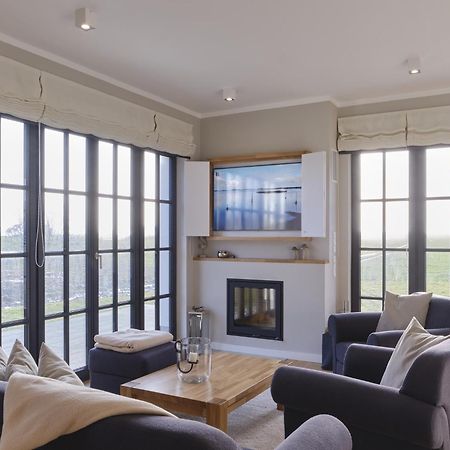 Reetland Am Meer - Luxusplus Reetdachvilla Mit 4 Schlafzimmern, Aussensauna, Loungebereich Und Kamin G07 Dranske Bagian luar foto