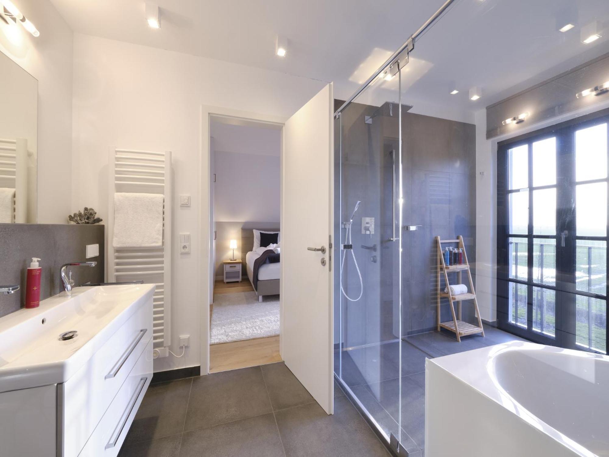 Reetland Am Meer - Luxusplus Reetdachvilla Mit 4 Schlafzimmern, Aussensauna, Loungebereich Und Kamin G07 Dranske Bagian luar foto