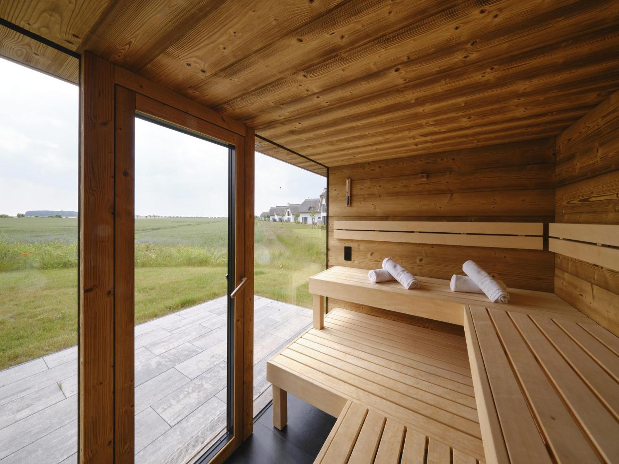 Reetland Am Meer - Luxusplus Reetdachvilla Mit 4 Schlafzimmern, Aussensauna, Loungebereich Und Kamin G07 Dranske Bagian luar foto